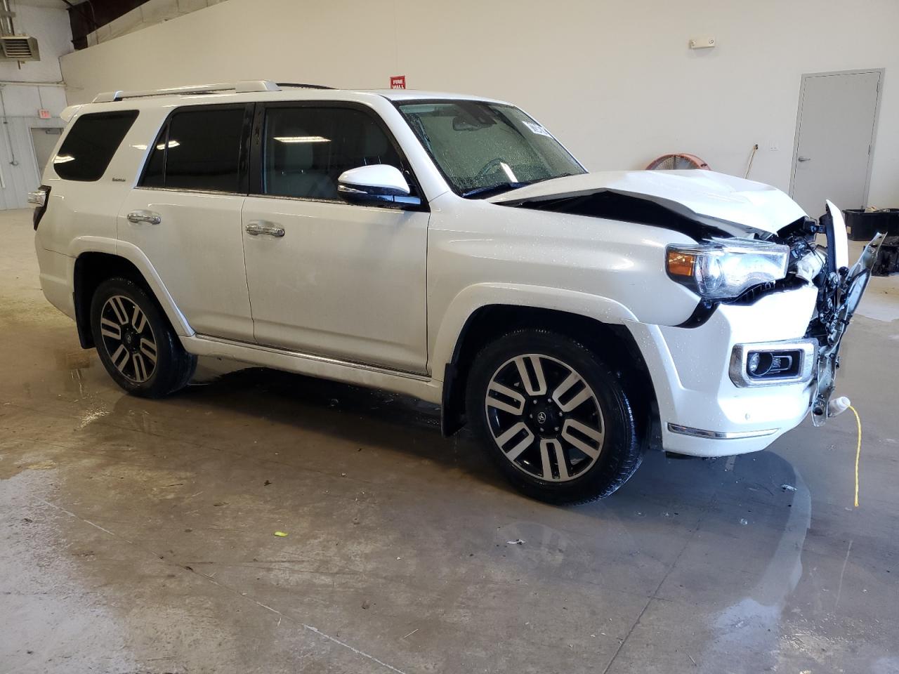 2021 Toyota 4Runner VIN JTEDU5JR3M5229602 Copart auction photo, front end / minor dent/scratches damage thumbnail 4
