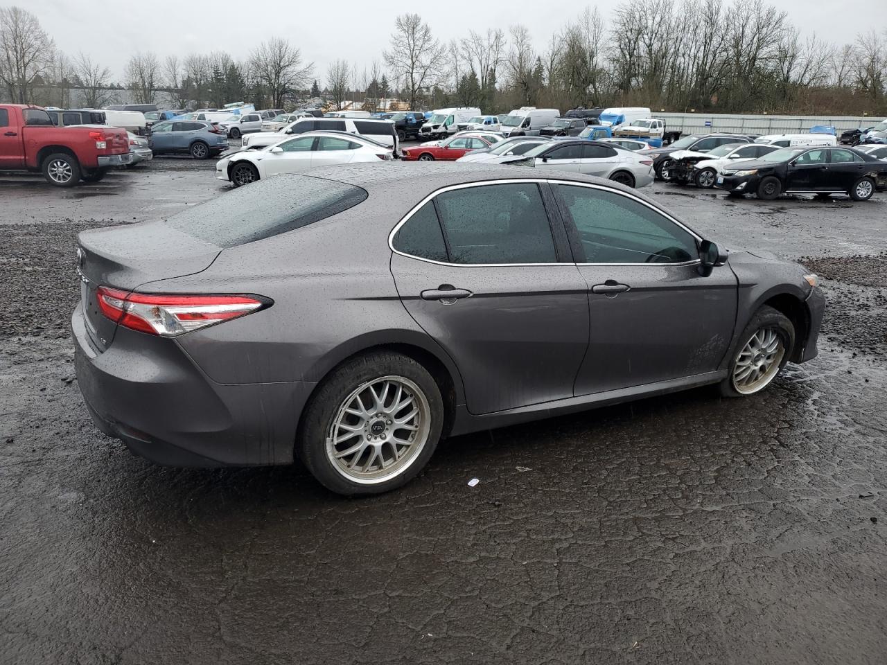 2018 Toyota Camry VIN 4T1B11HK7JU525385 Copart auction photo, front end / side damage thumbnail 3
