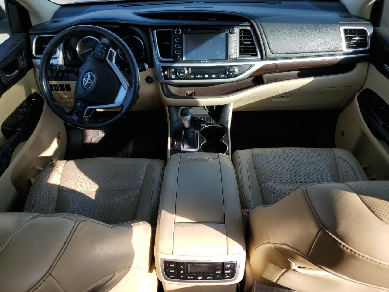 2015 Toyota Highlander VIN 5TDDKRFH1FS081867 Copart auction photo, vandalism damage thumbnail 8