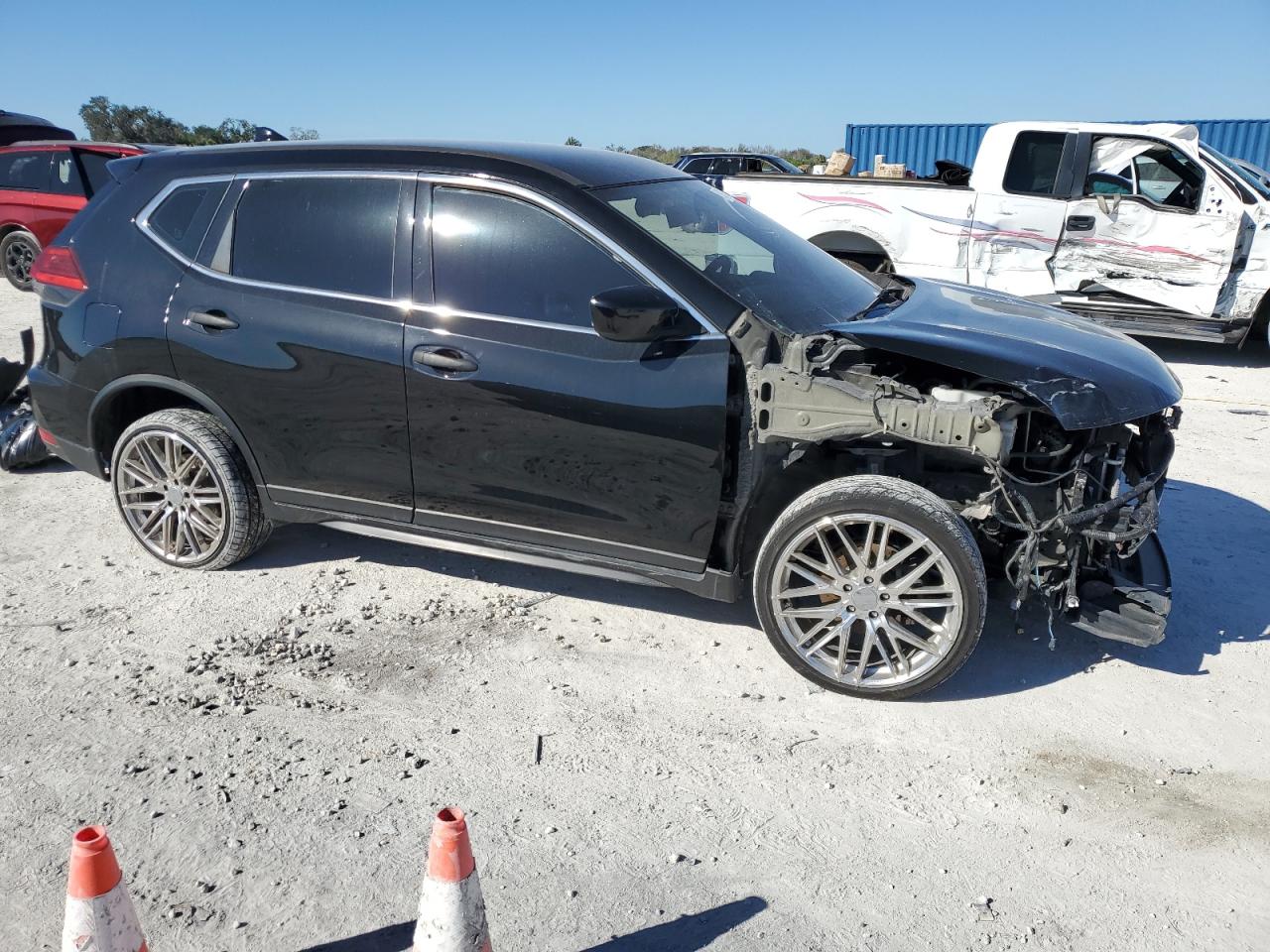 2017 Nissan Rogue VIN 5N1AT2MT8HC834454 Copart auction photo, front end damage thumbnail 4
