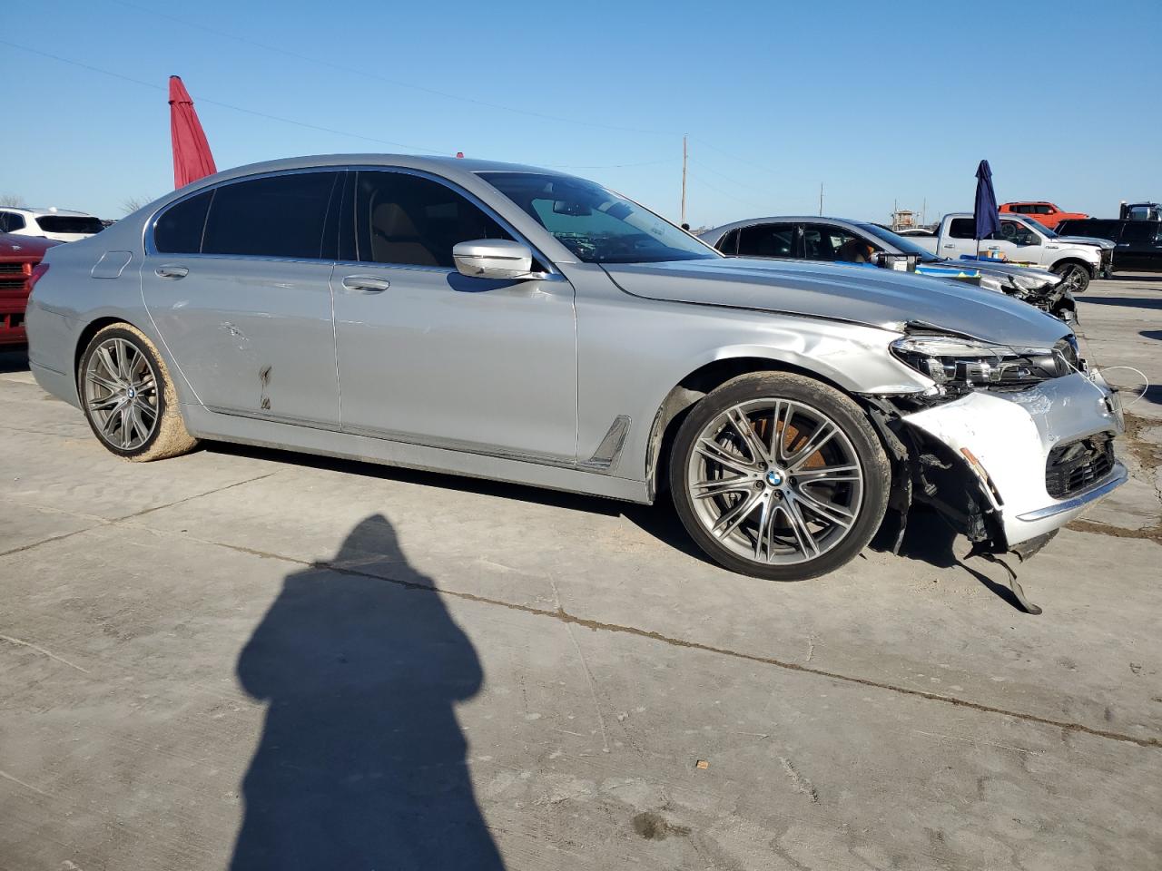 2018 BMW 7er VIN WBA7F0C57JGM23653 Copart auction photo, front end / side damage thumbnail 4