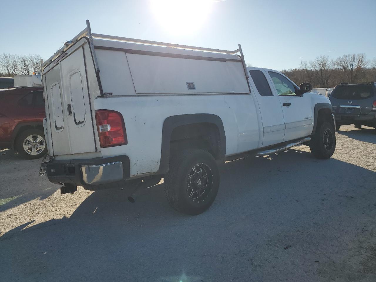 2007 Chevrolet Silverado VIN 1GCHC29K97E560249 Copart auction photo, all over / undercarriage damage thumbnail 3