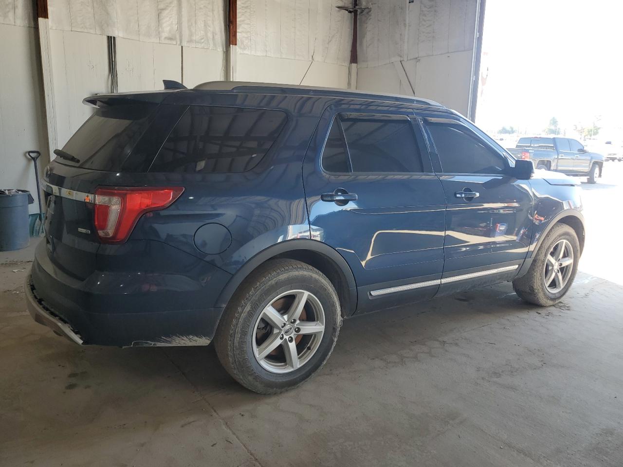 2016 Ford Explorer VIN 1FM5K8DHXGGB60687 Copart auction photo, side / front end damage thumbnail 3