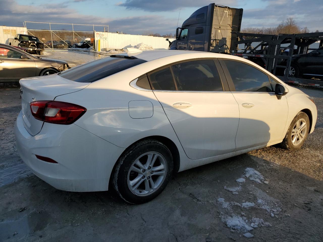 2018 Chevrolet Cruze VIN 1G1BE5SM6J7231705 Copart auction photo, front end / side damage thumbnail 3