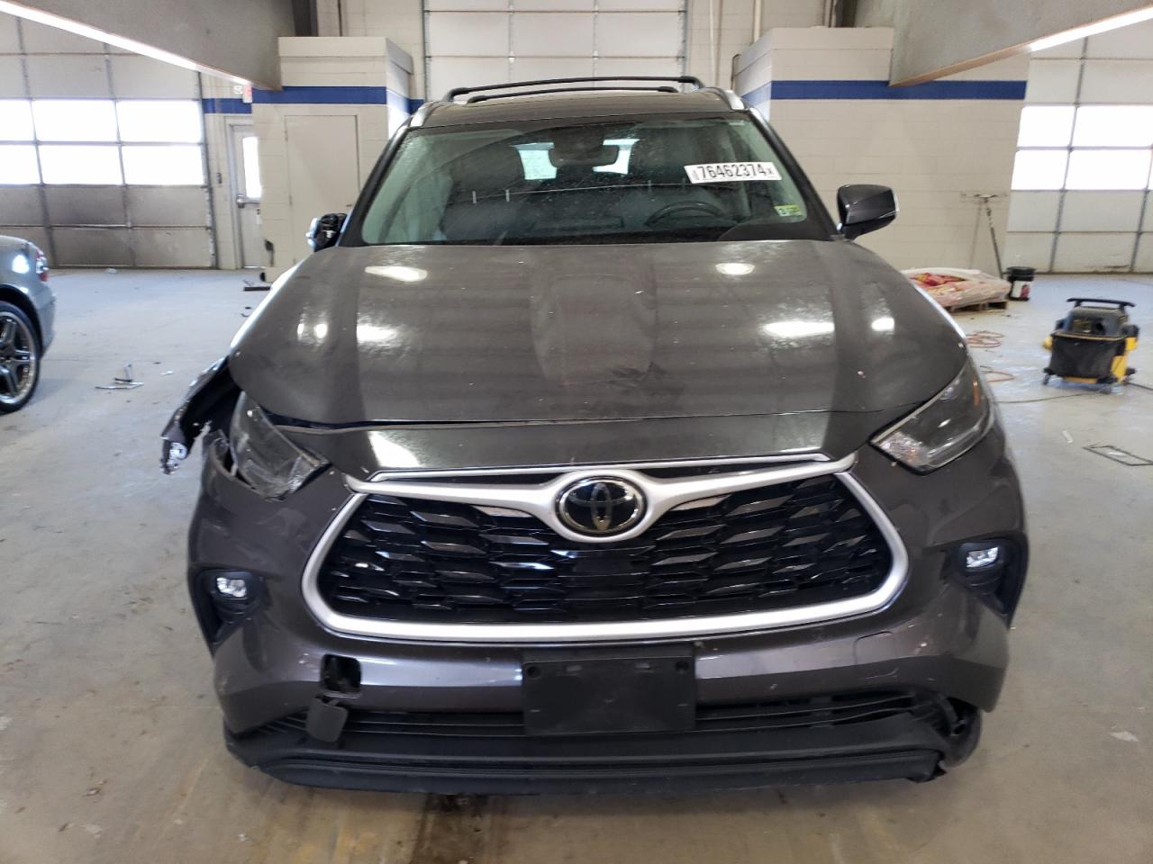 2021 Toyota Highlander VIN 5TDHZRBH0MS533095 Copart auction photo, side / undercarriage damage thumbnail 4