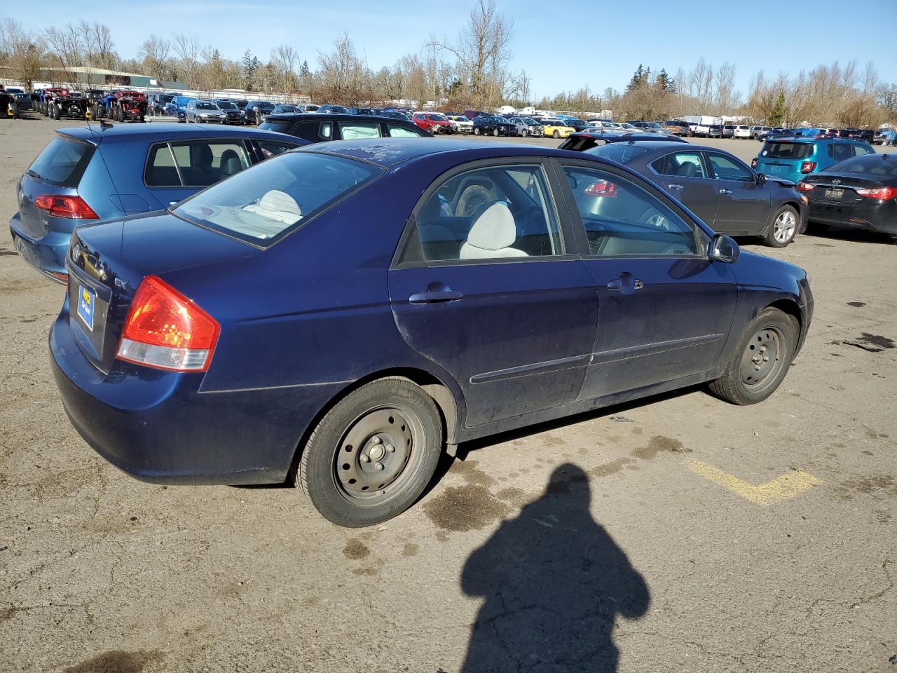 2008 KIA Spectra VIN KNAFE122585507956 Copart auction photo, all over damage thumbnail 3