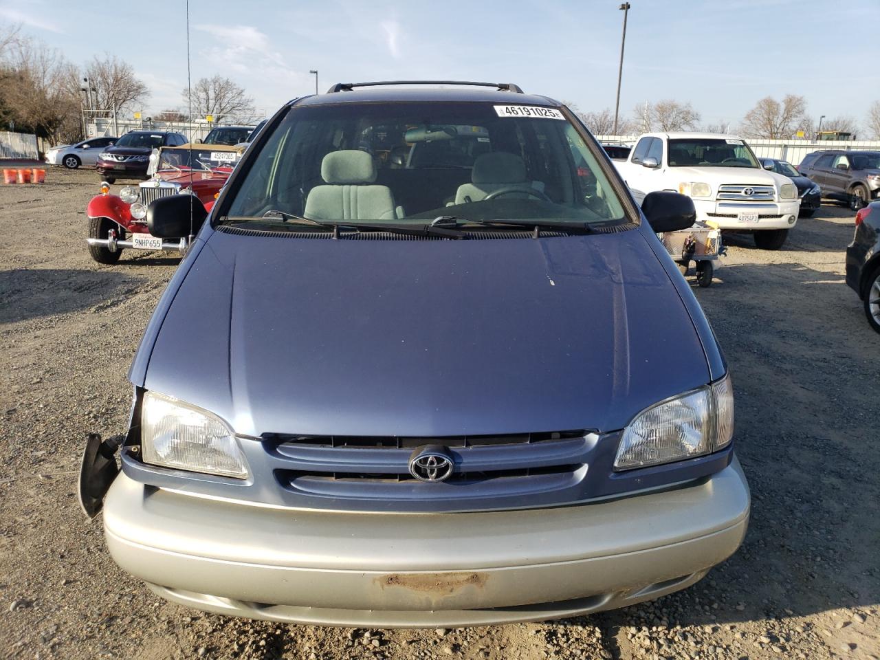 2000 Toyota Sienna VIN 4T3ZF13C6YU196910 Copart auction photo, front end / undercarriage damage thumbnail 5