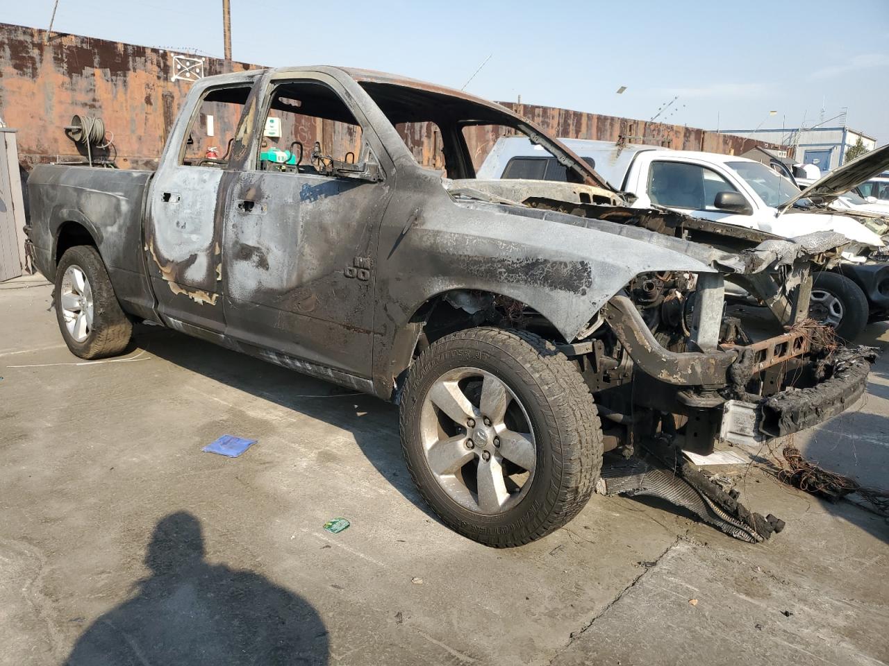 2015 RAM 1500 VIN 1C6RR6FTXFS522947 Copart auction photo, burn / burn - interior damage thumbnail 4