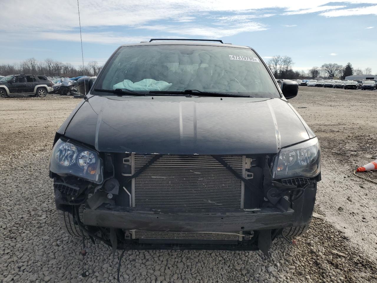 2019 Dodge Caravan VIN 2C4RDGEG1KR744029 Copart auction photo, front end damage thumbnail 5