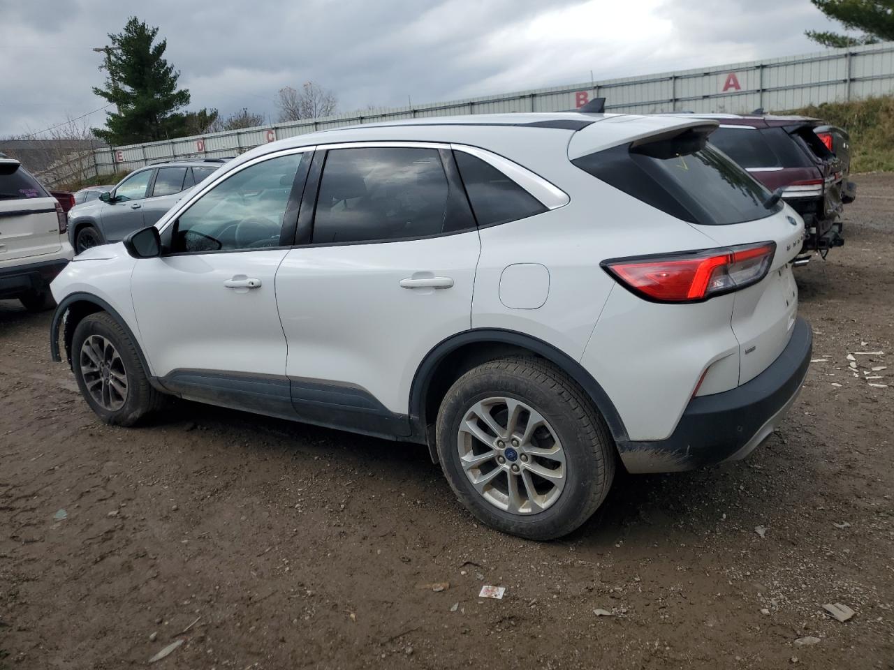 2022 Ford Escape VIN 1FMCU9G60NUB32803 Copart auction photo, front end damage thumbnail 2