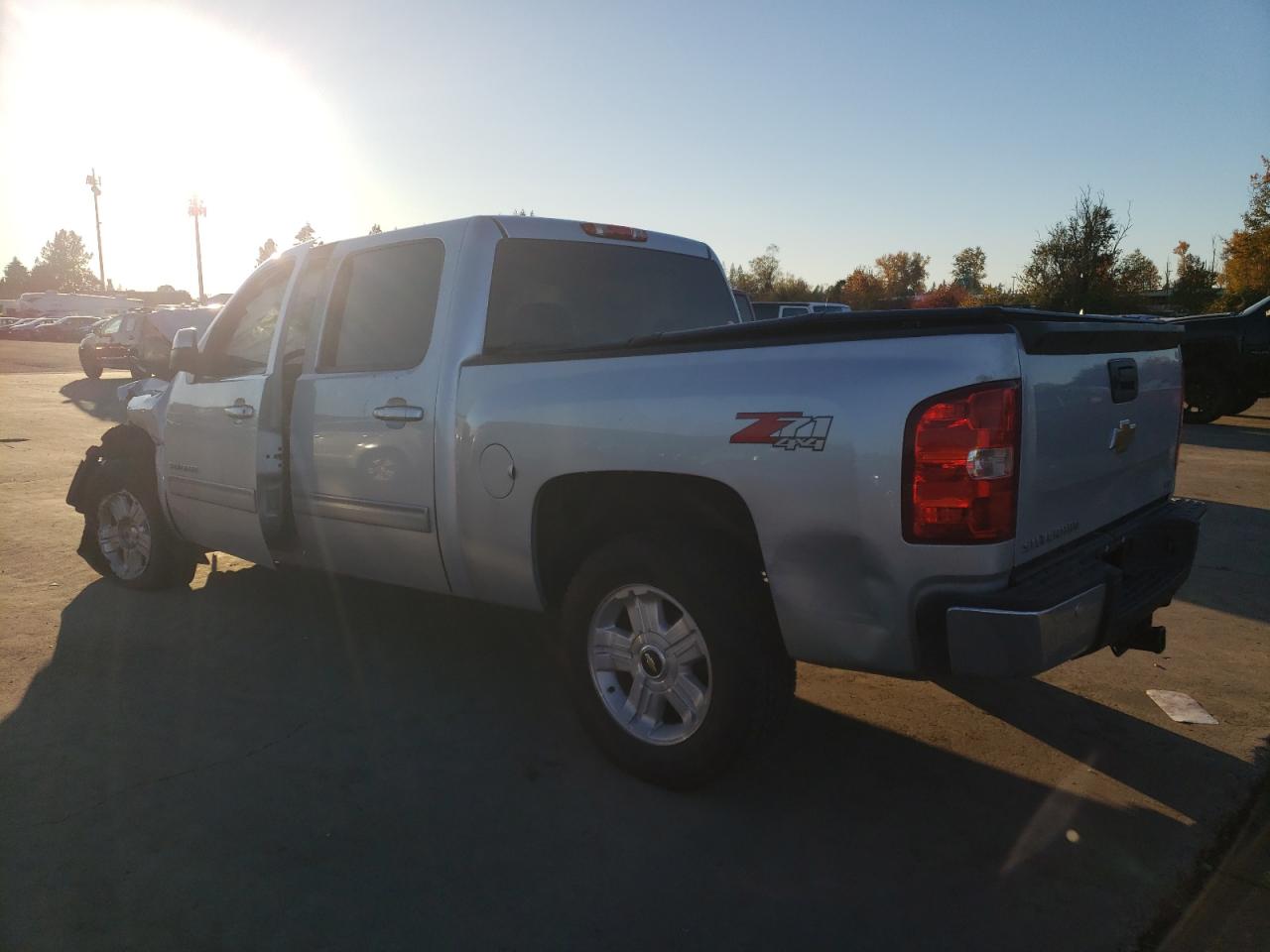 2013 Chevrolet Silverado VIN 3GCPKTE71DG346950 Copart auction photo, front end damage thumbnail 2
