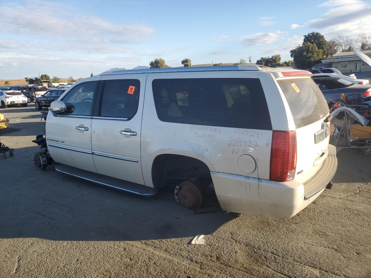 2009 Cadillac Escalade VIN 1GYFK26279R228427 Copart auction photo, vandalism / stripped damage thumbnail 2