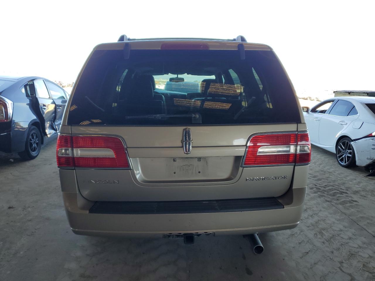 2007 Lincoln Navigator VIN 5LMFU28567LJ06884 Copart auction photo, front end / rear end damage thumbnail 6