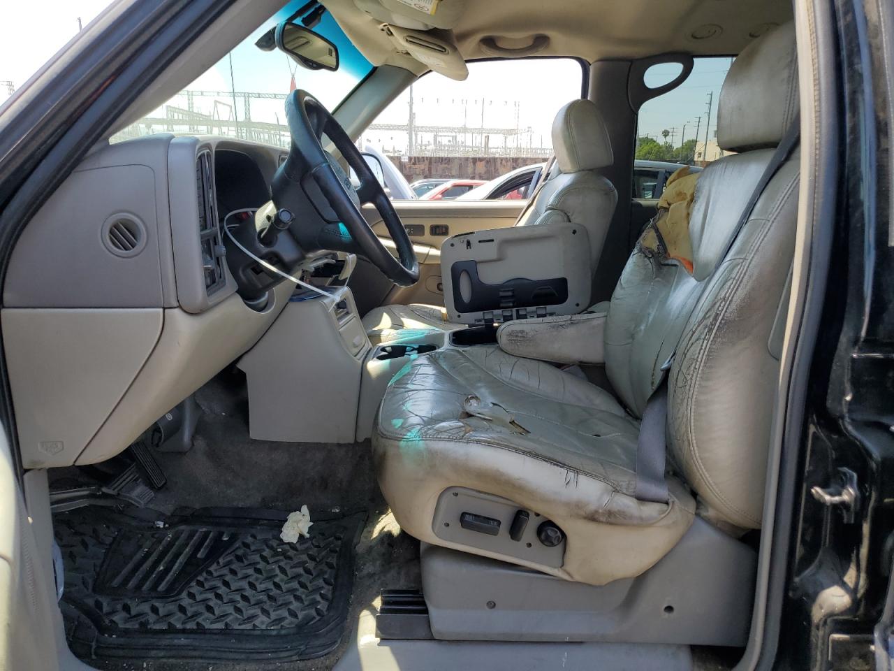 2002 GMC Yukon VIN 1GKEC16T12J146154 Copart auction photo, front end / minor dent/scratches damage thumbnail 7