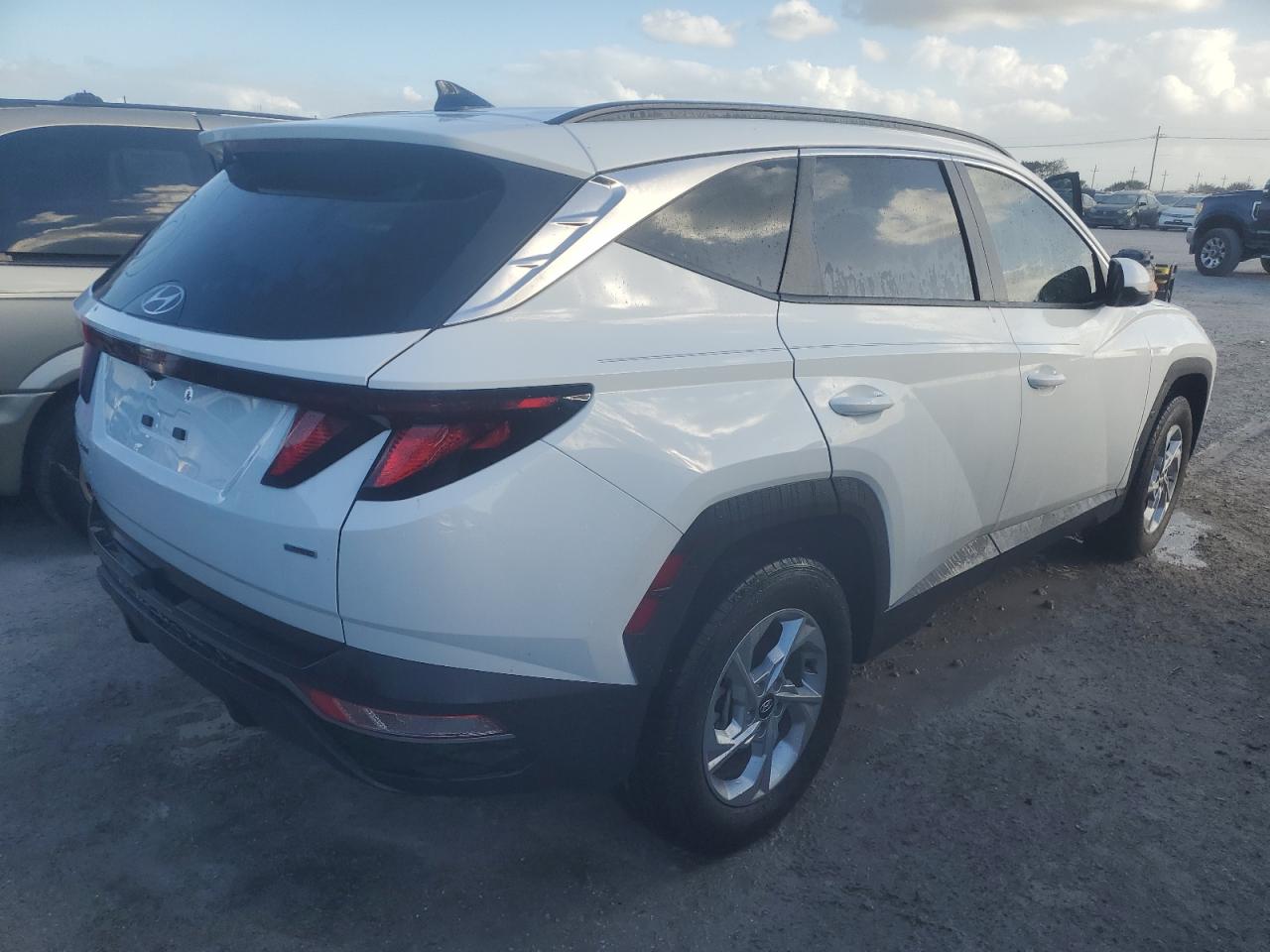2024 Hyundai Tucson VIN 5NMJBCDE8RH413383 Copart auction photo, water/flood damage thumbnail 3