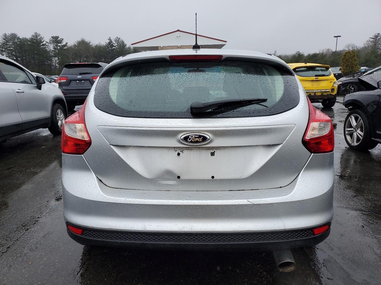 2012 Ford Focus VIN 1FAHP3K26CL371705 Copart auction photo, all over damage thumbnail 6
