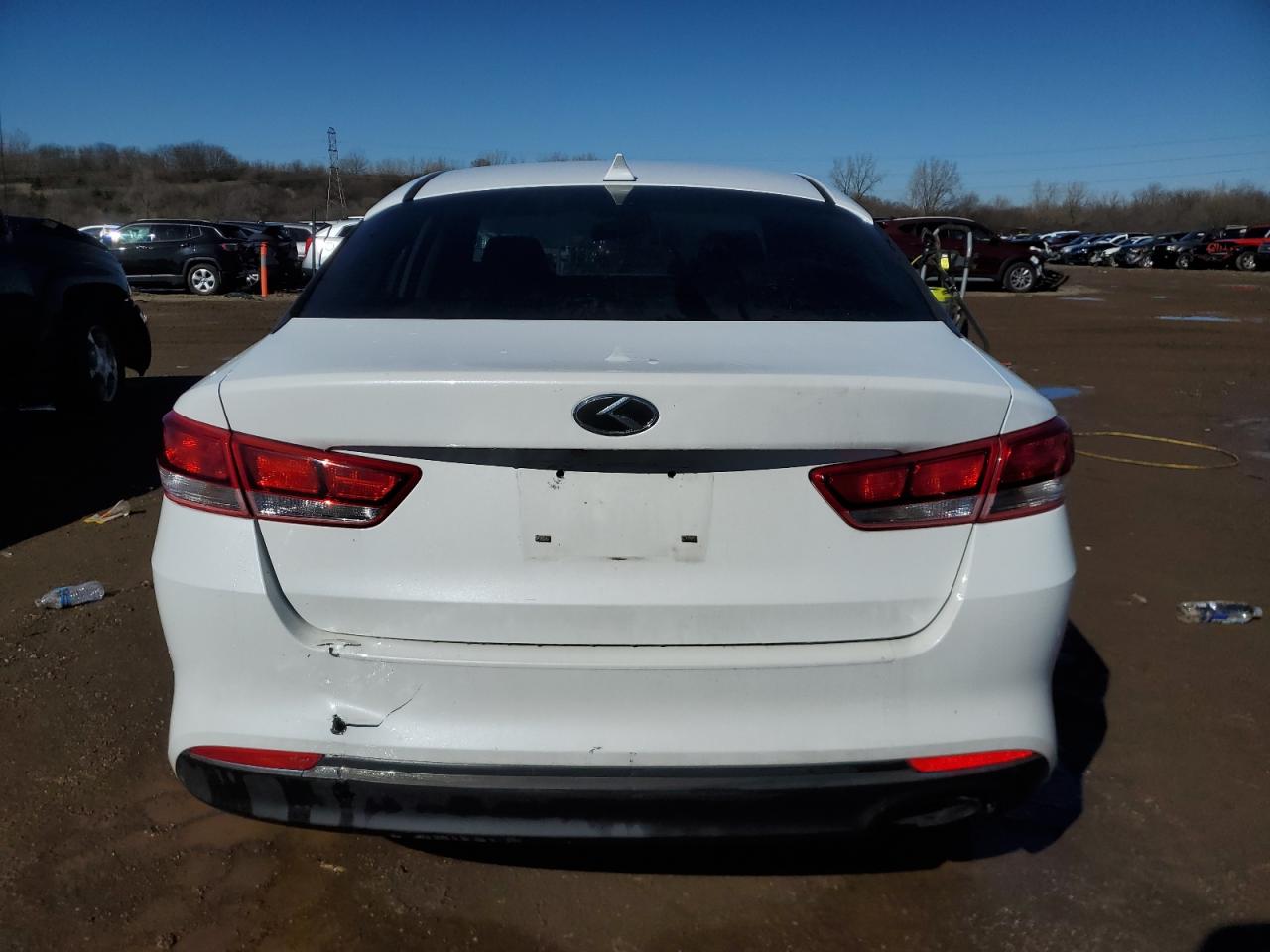 2017 KIA Optima VIN 5XXGT4L36HG172949 Copart auction photo, vandalism damage thumbnail 6