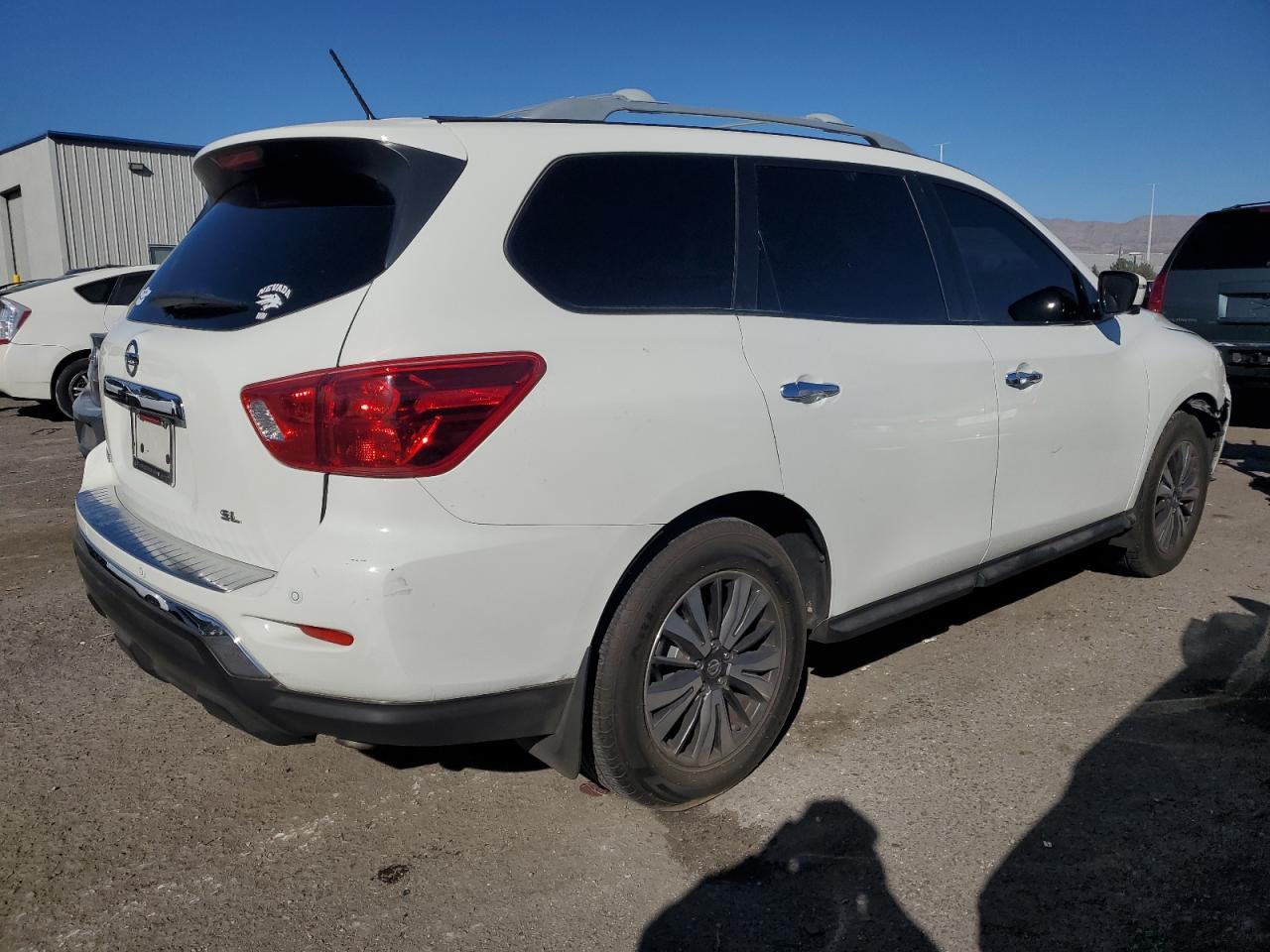 2017 Nissan Pathfinder VIN 5N1DR2MN7HC682812 Copart auction photo, front end damage thumbnail 3