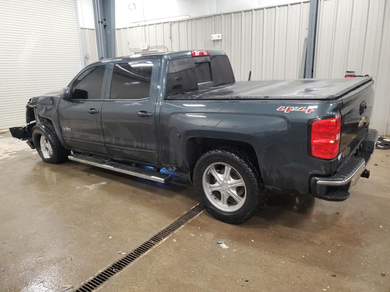 2017 Chevrolet Silverado VIN 3GCUKREC3HG425173 Copart auction photo, front end damage thumbnail 2