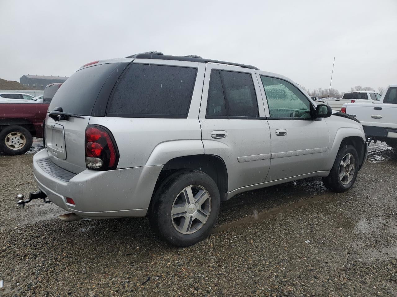 2008 Chevrolet TrailBlazer VIN 1GNDS13SX82117476 Copart auction photo, front end damage thumbnail 3