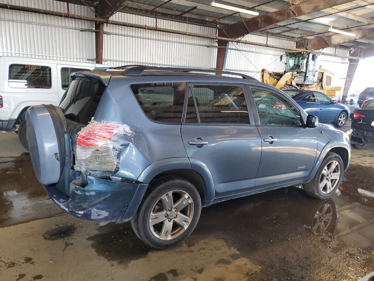 2008 Toyota RAV 4 VIN JTMBK32V486047120 Copart auction photo, rear end damage thumbnail 3