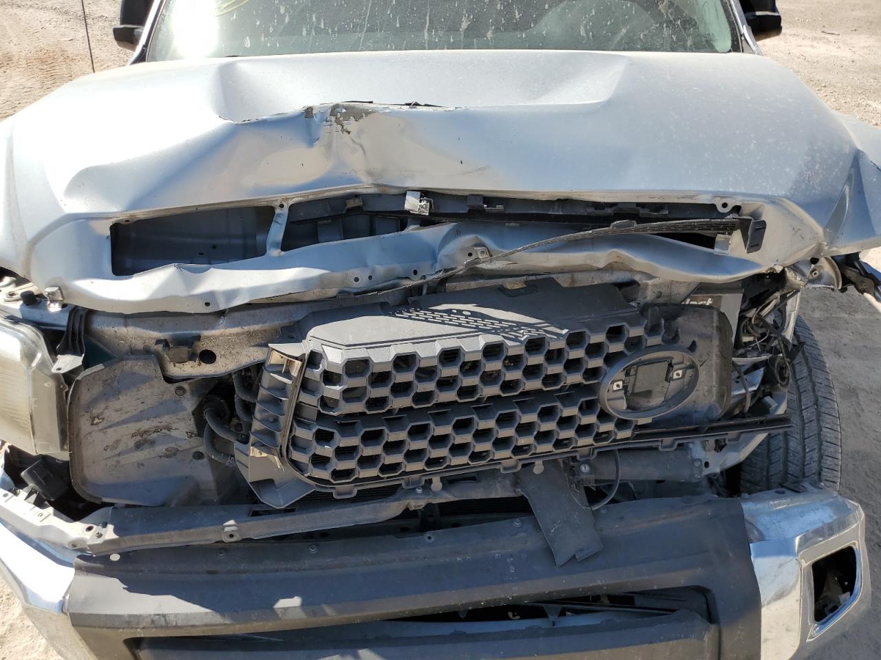 2018 Toyota Tundra VIN 5TFDW5F13JX698321 Copart auction photo, frame damage / front end damage thumbnail 11