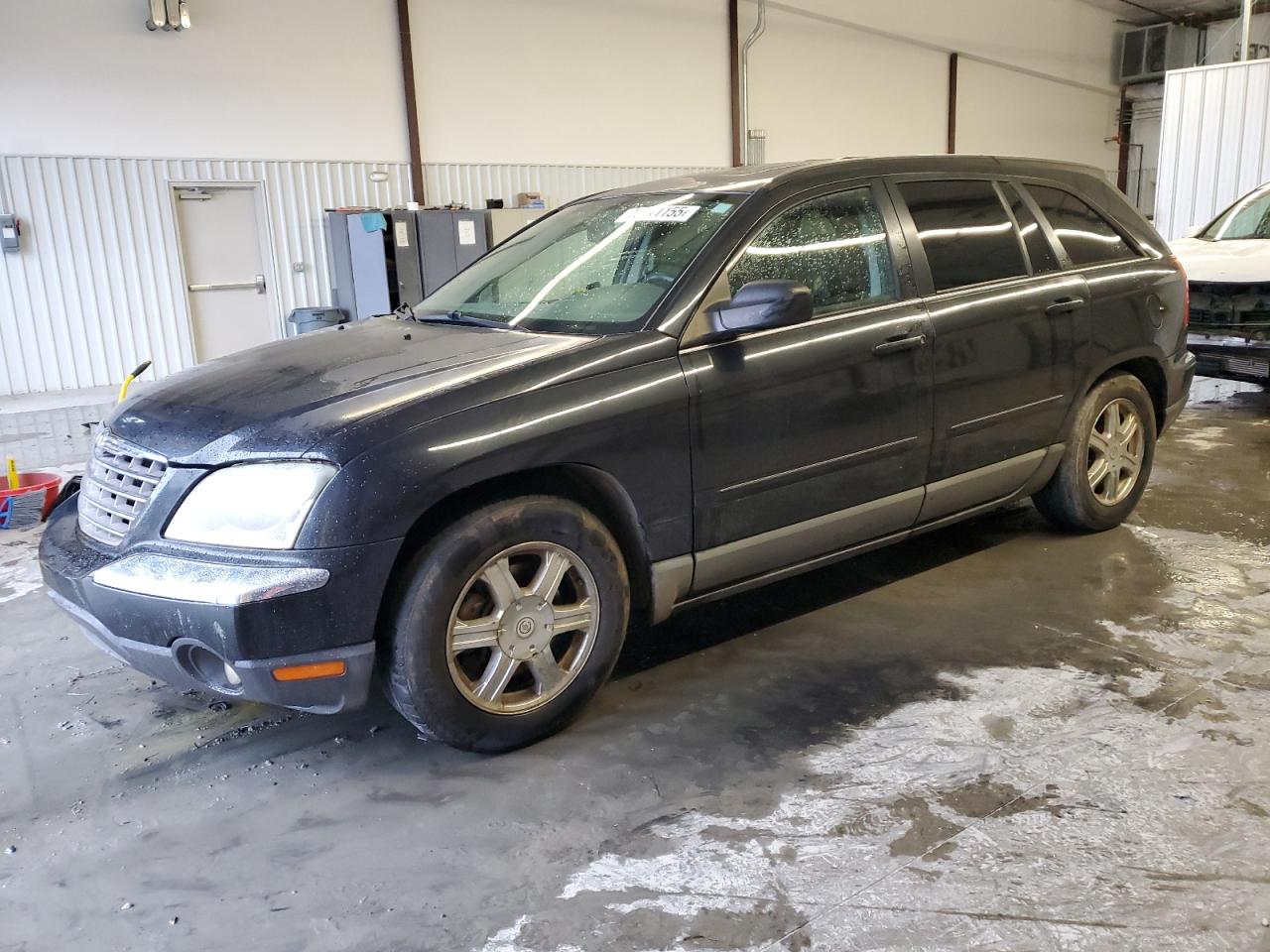 2004 Chrysler Pacifica VIN 2C8GM68494R581859