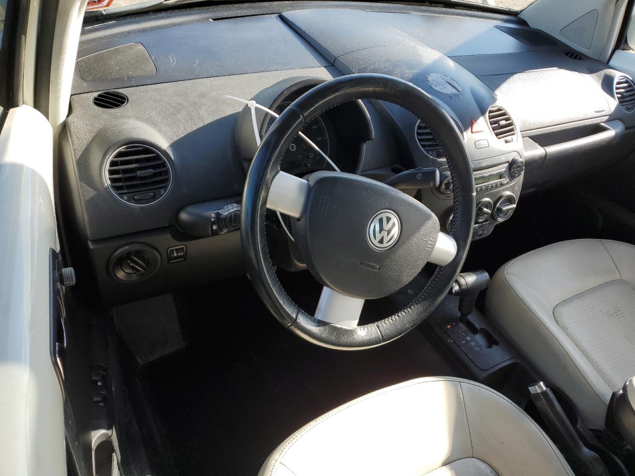 2008 Volkswagen Beetle VIN 3VWFG31C08M510855 Copart auction photo, rear end damage thumbnail 8