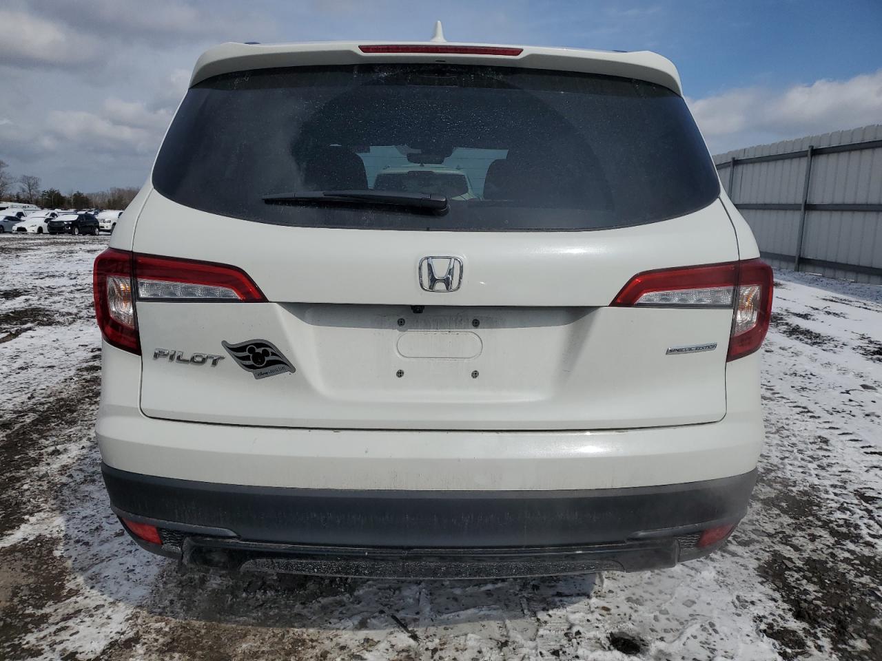 2022 Honda Pilot VIN 5FNYF5H21NB027897 Copart auction photo, side / minor dent/scratches damage thumbnail 6