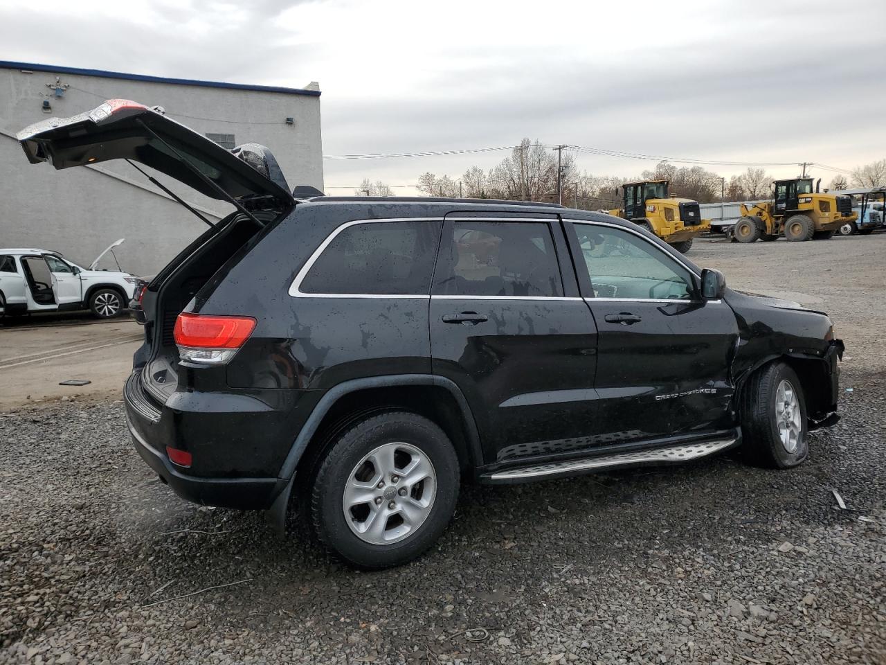 2014 Jeep Grand Cherokee VIN 1C4RJFAGXEC421975 Copart auction photo, front end / side damage thumbnail 3