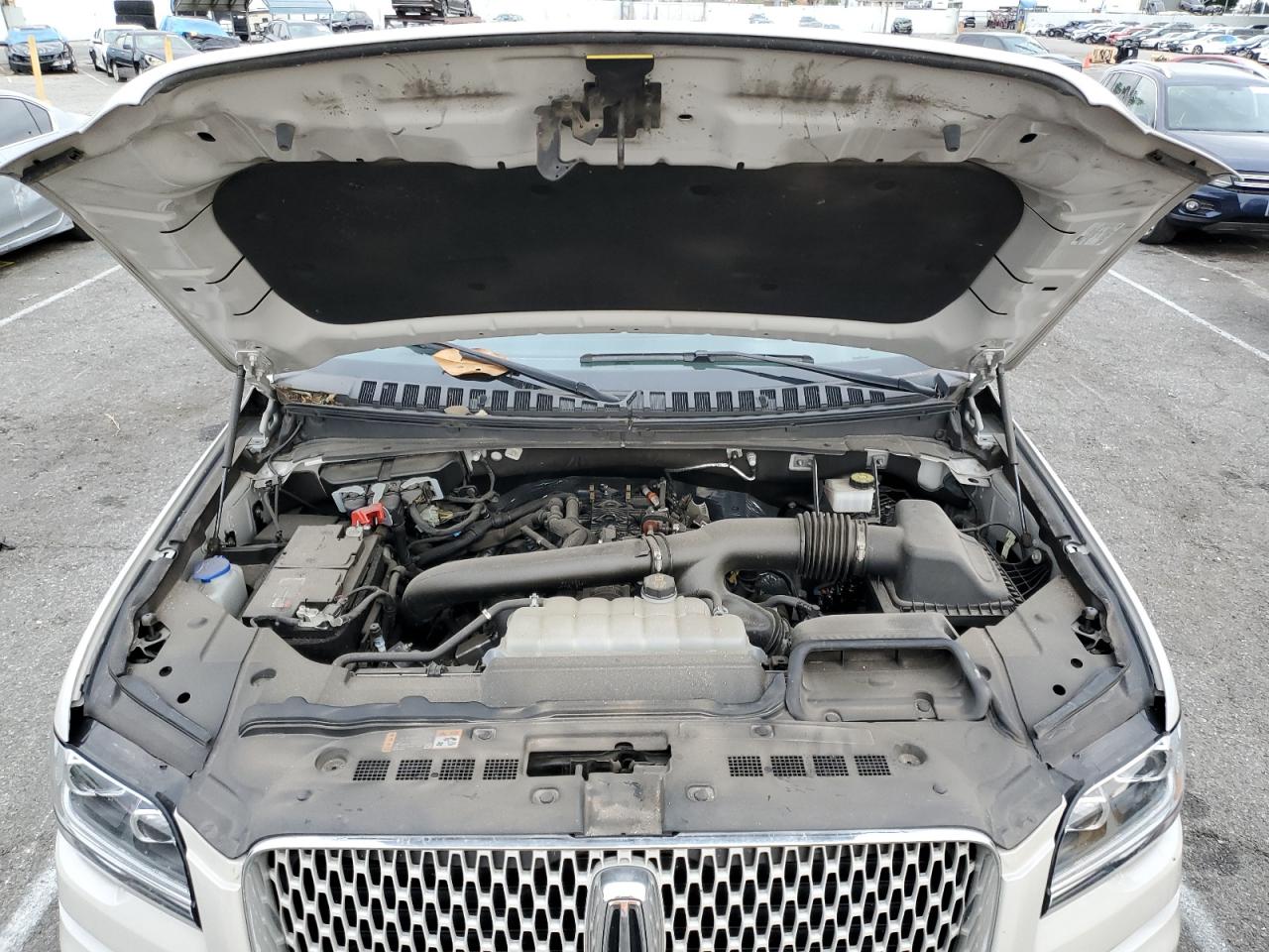 2023 Lincoln Navigator VIN 5LMJJ3LG8PEL11662 Copart auction photo, burn / minor dent/scratches damage thumbnail 12