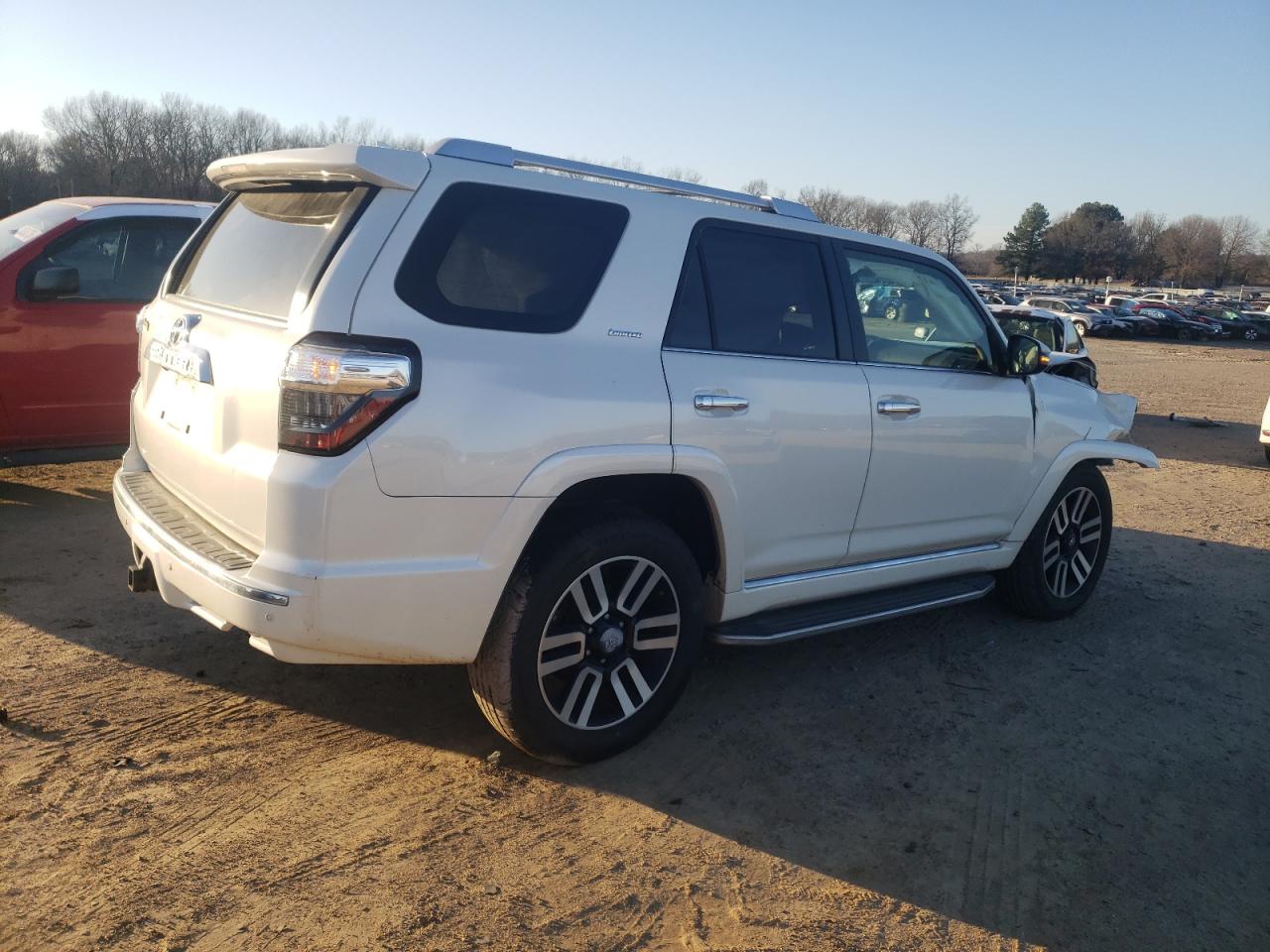 2015 Toyota 4Runner VIN JTEZU5JR6F5098089 Copart auction photo, front end / minor dent/scratches damage thumbnail 3