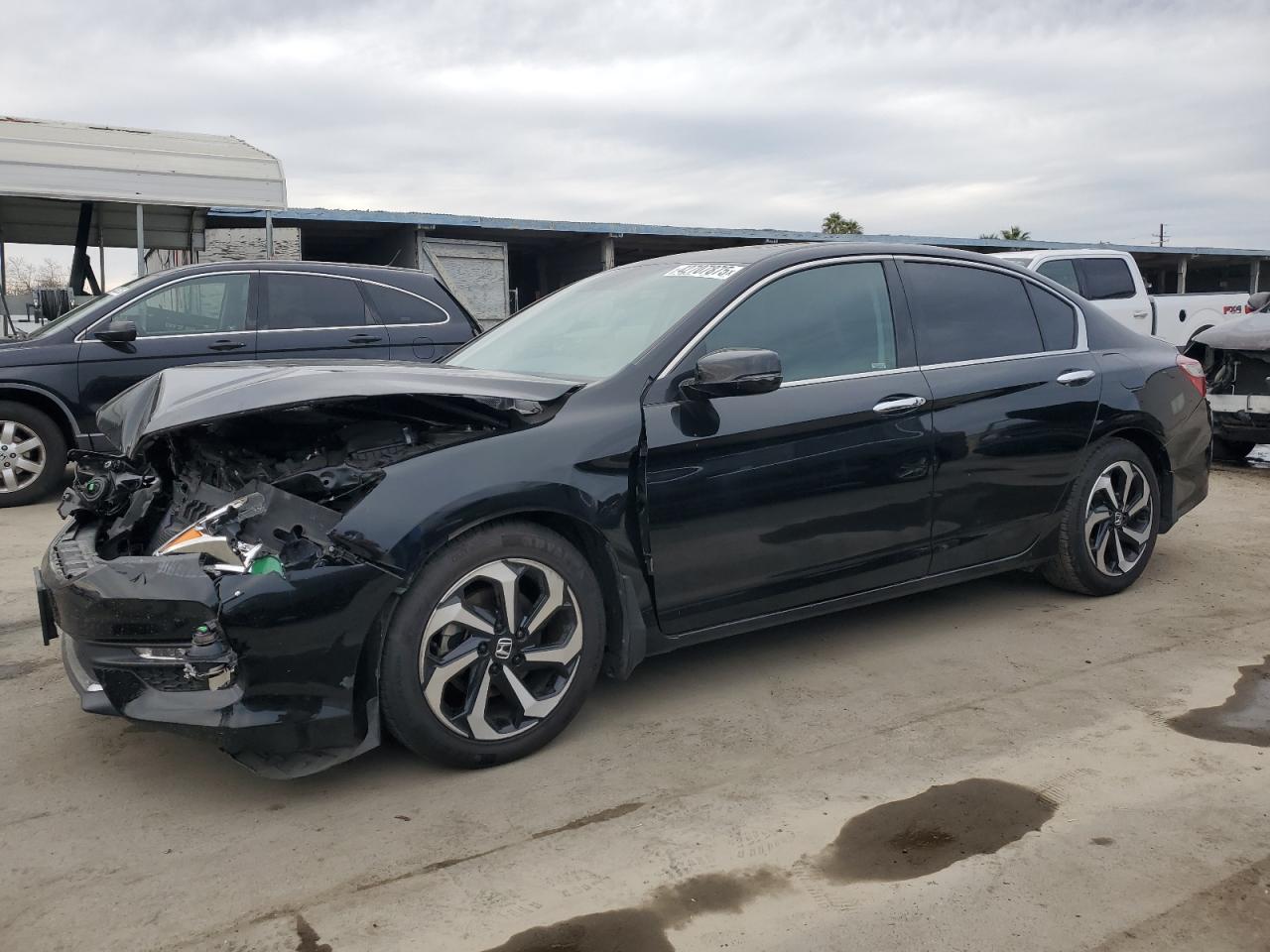 2017 Honda Accord VIN 1HGCR3F05HA022501