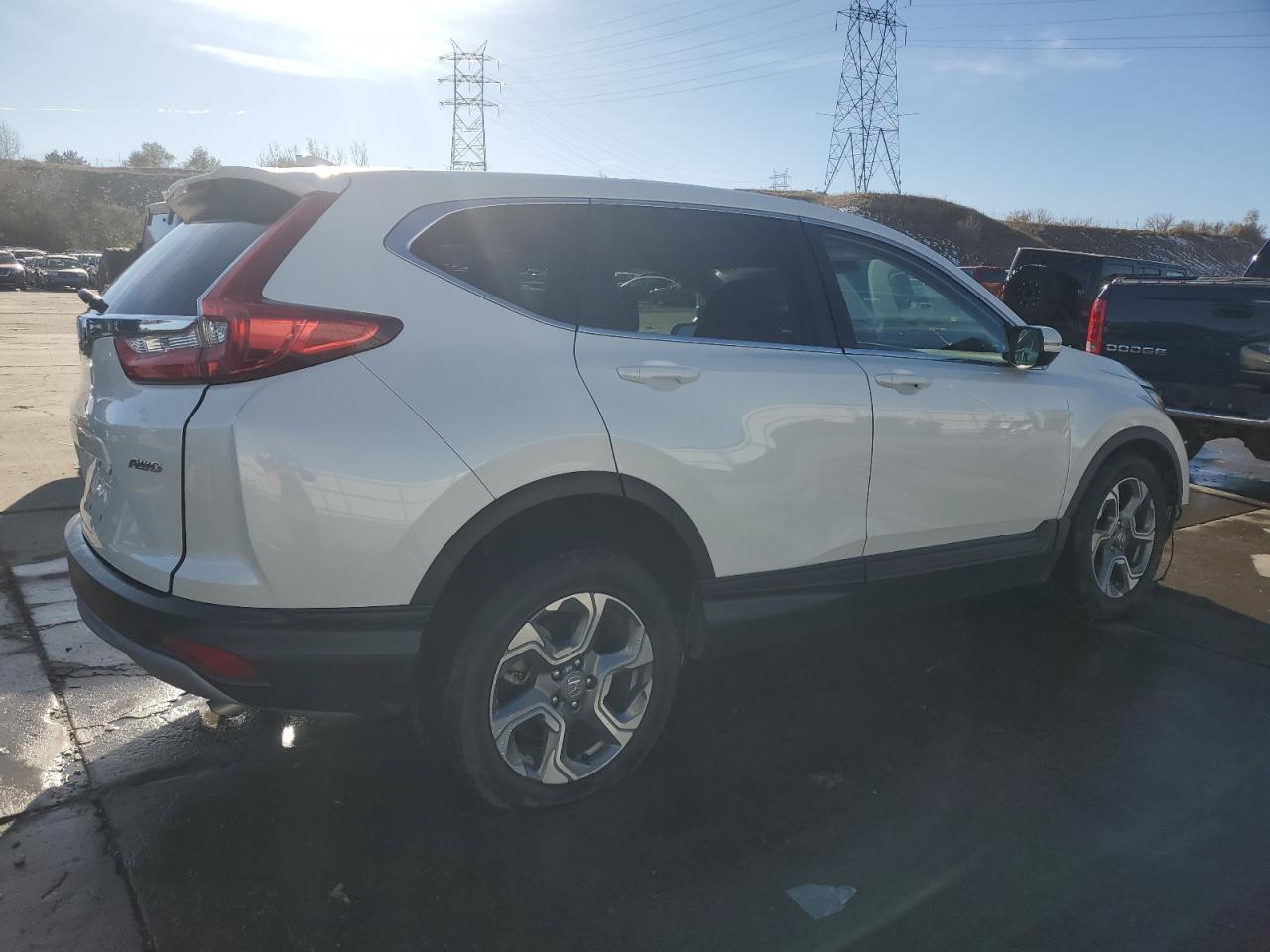 2018 Honda CR-V VIN 2HKRW2H58JH636882 Copart auction photo, front end damage thumbnail 3