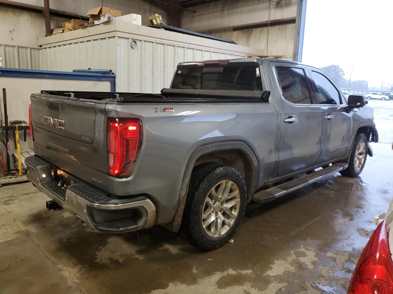 2021 GMC Sierra VIN 3GTU9DETXMG327735 Copart auction photo, front end / minor dent/scratches damage thumbnail 3