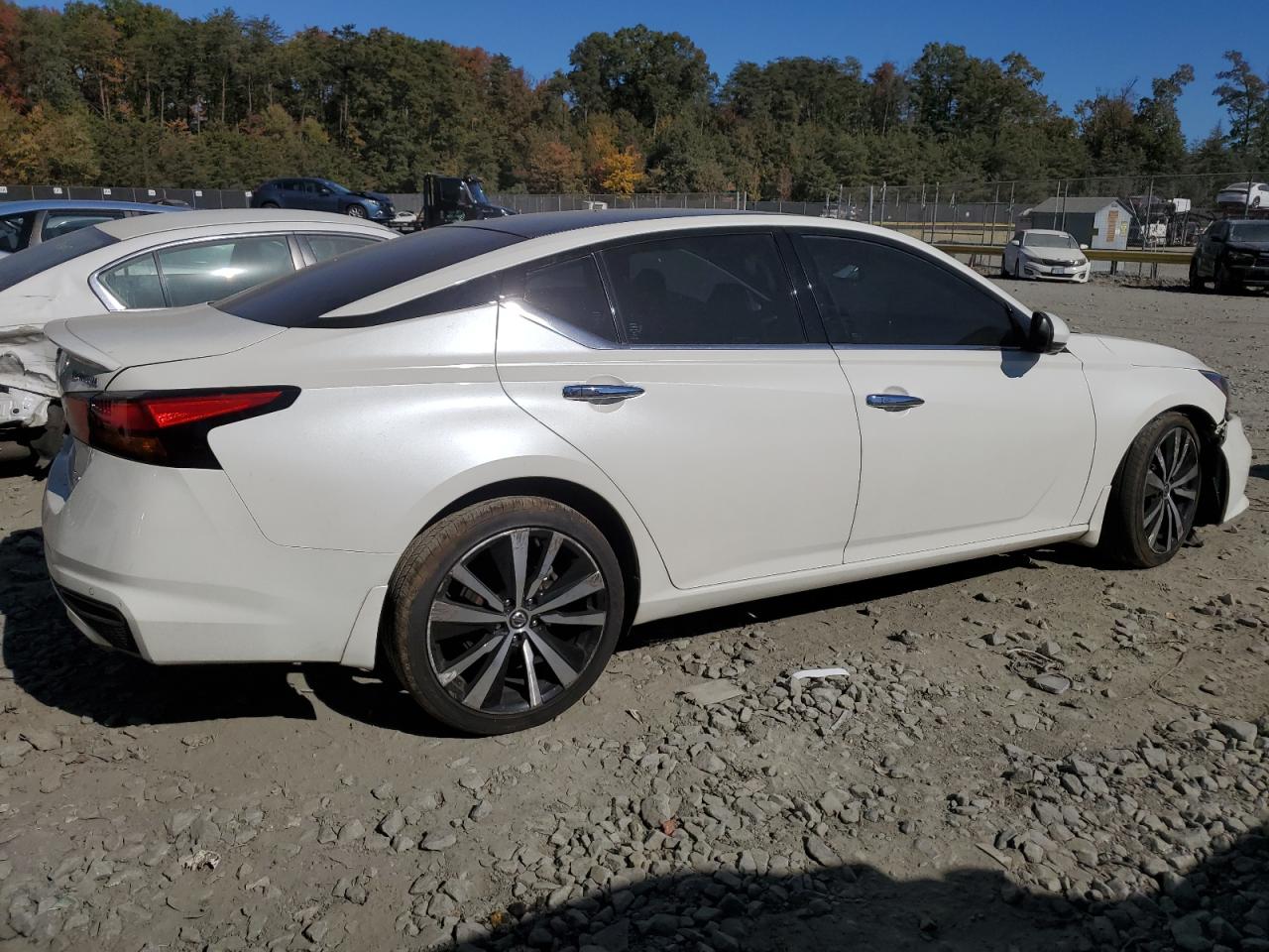 2019 Nissan Altima VIN 1N4BL4FW6KC136885 Copart auction photo, side / front end damage thumbnail 3