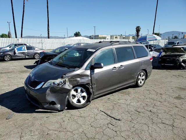 2011 Toyota Sienna VIN 5TDKK3DC5BS023685 Copart auction photo, front end / minor dent/scratches damage thumbnail 12