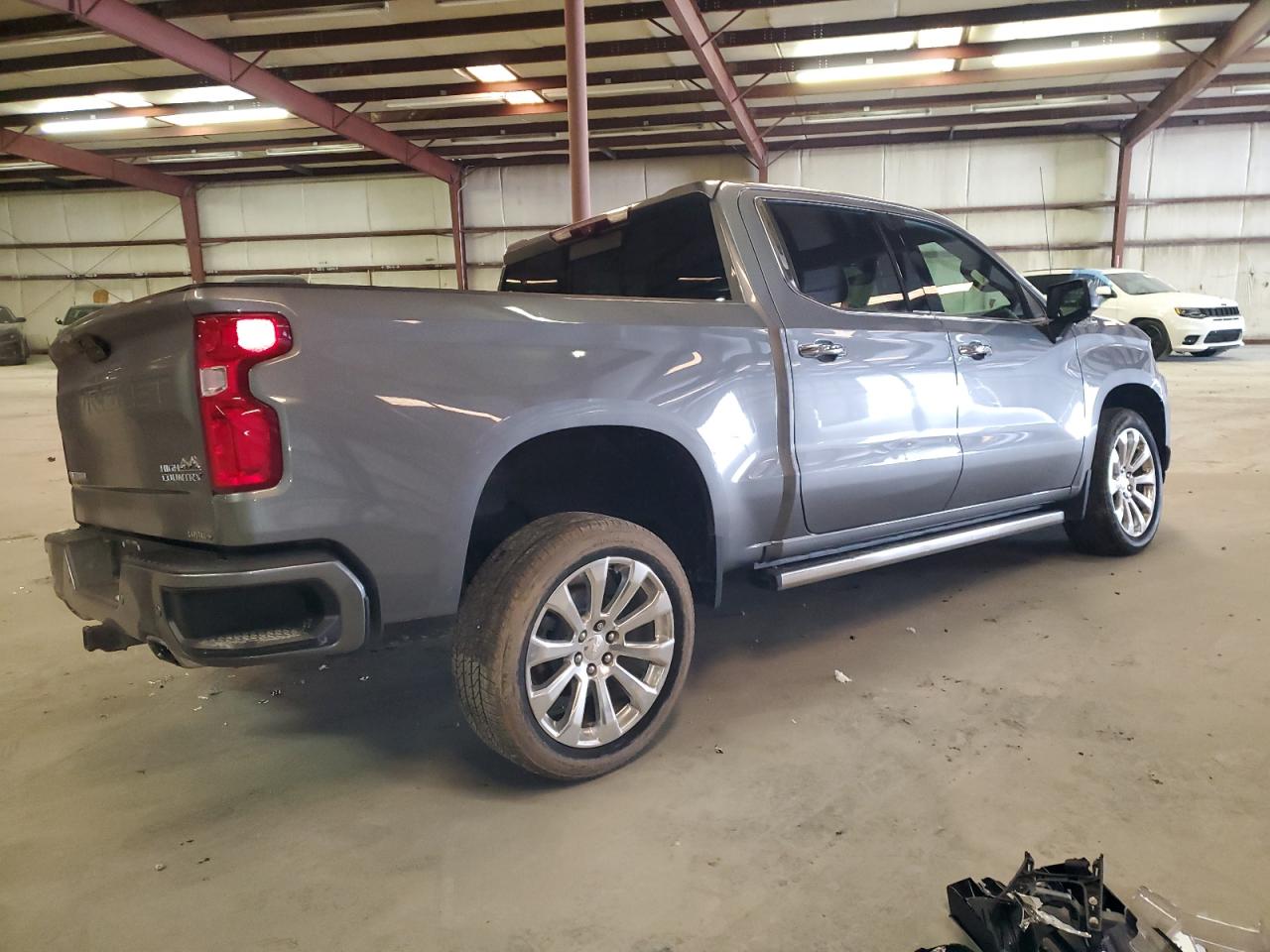 2022 Chevrolet Silverado VIN 1GCUYHEL2NZ122020 Copart auction photo, front end / side damage thumbnail 3