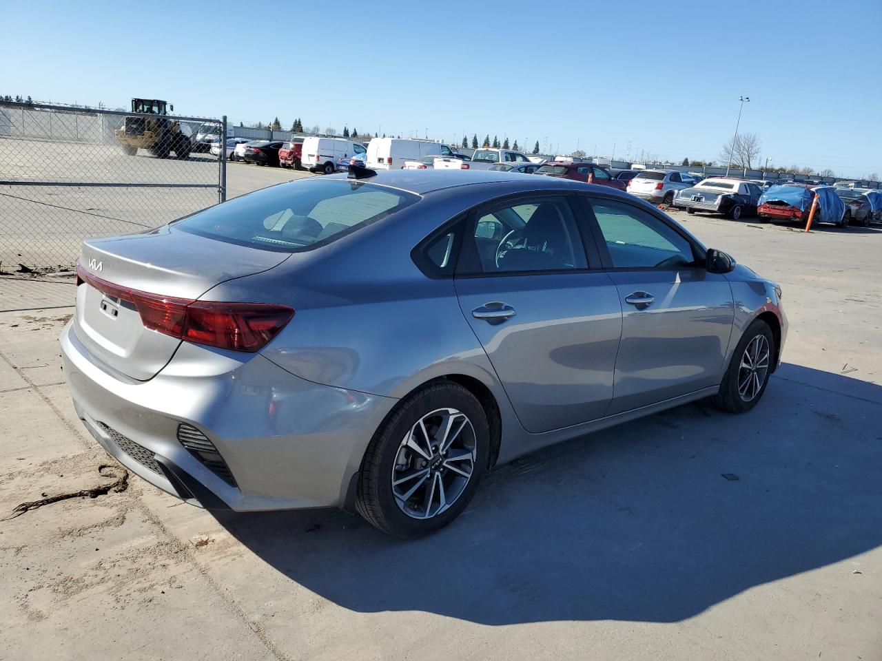 2024 KIA Forte VIN 3KPF24AD4RE818641 Copart auction photo, minor dent/scratches damage thumbnail 3