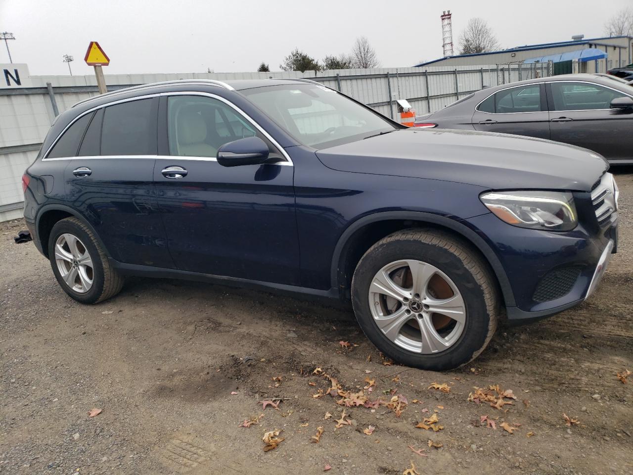 2018 Mercedes-Benz GLC VIN WDC0G4KB6JV105769 Copart auction photo, side / minor dent/scratches damage thumbnail 4