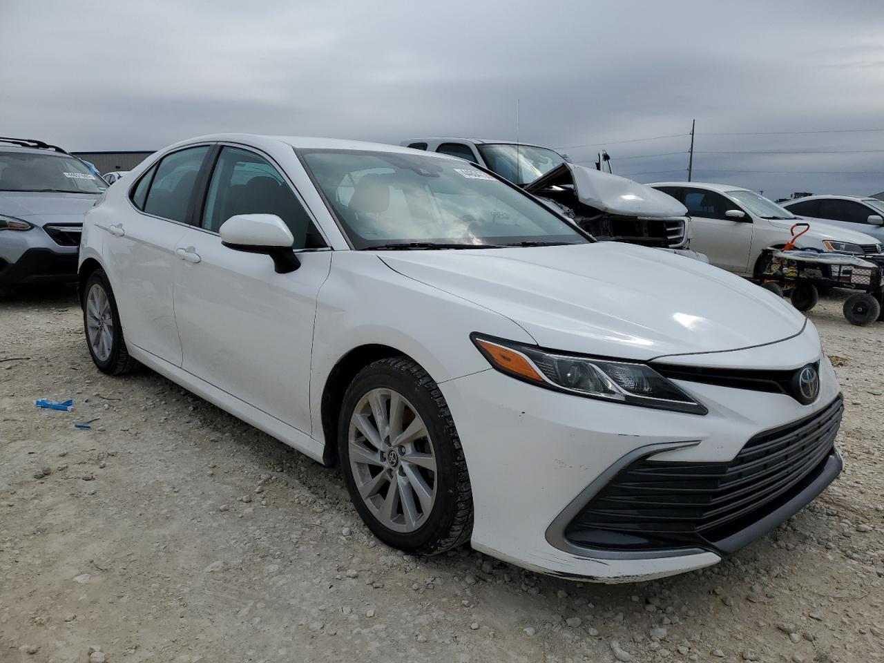 2021 Toyota Camry VIN 4T1C11AK5MU517529 Copart auction photo, rear end / minor dent/scratches damage thumbnail 4