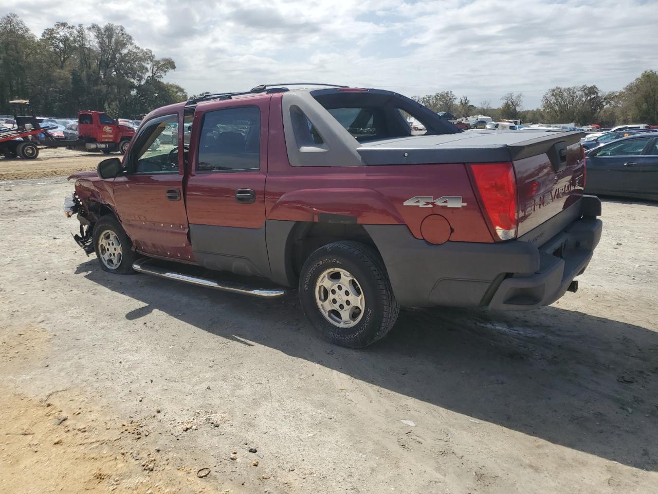 2006 Chevrolet Avalanche VIN 3GNEK12ZX6G103990 Copart auction photo, front end / side damage thumbnail 2