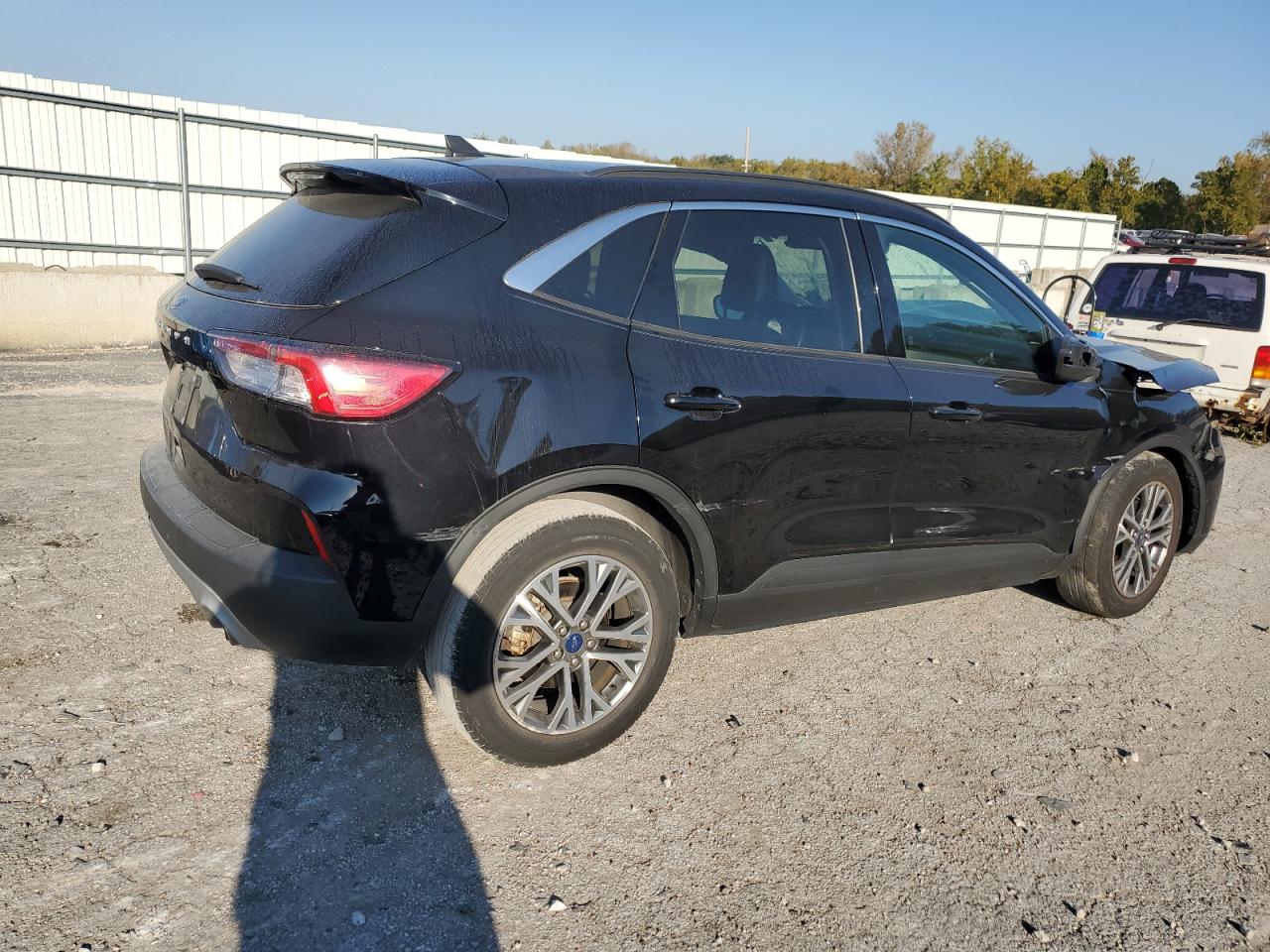 2021 Ford Escape VIN 1FMCU0H66MUB08174 Copart auction photo, front end damage thumbnail 3