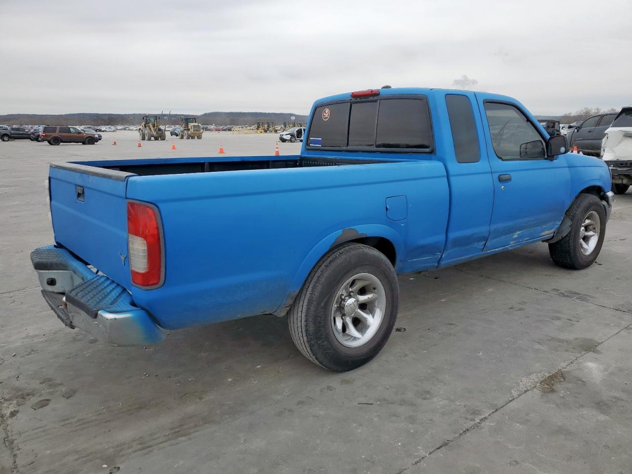 1998 Nissan Navara (Frontier) VIN 1N6DD26S0WC367172 Copart auction photo, side damage thumbnail 3