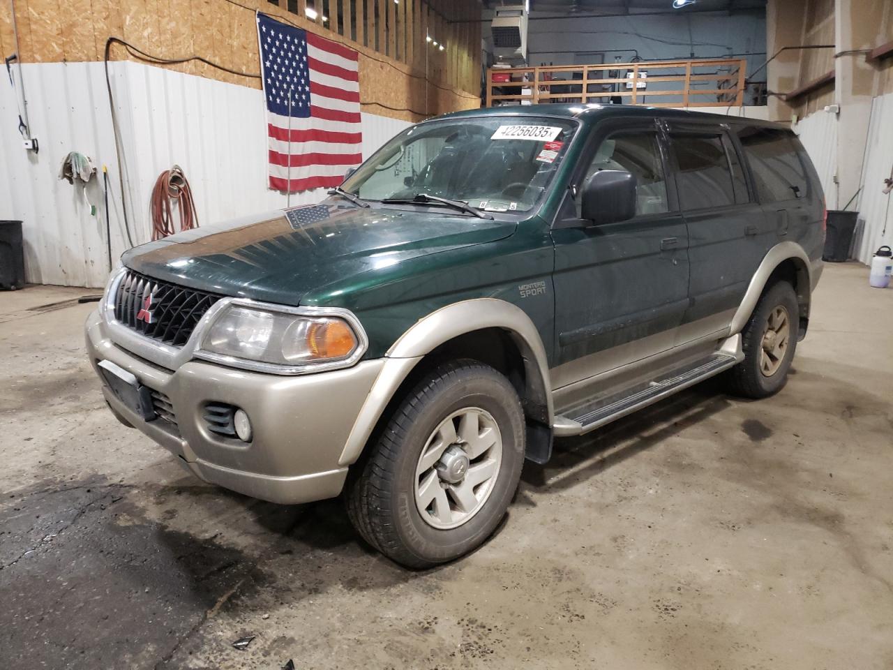 2000 Mitsubishi Montero VIN JA4MT31H2YP811973 - Copart auction photo