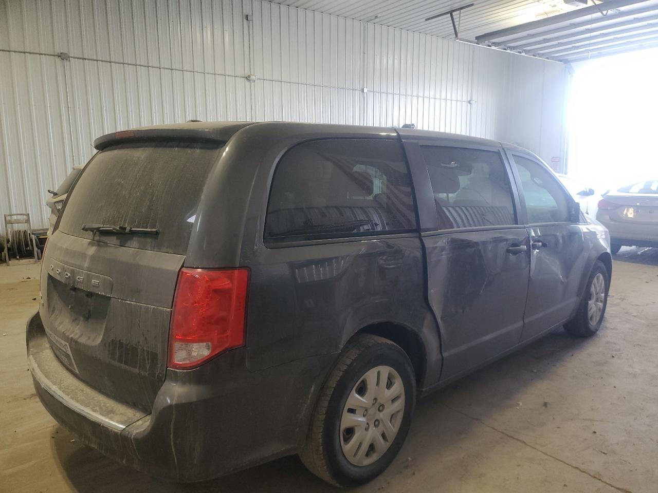 2020 Dodge Caravan VIN 2C4RDGBG2LR234231 Copart auction photo, side / rear end damage thumbnail 3