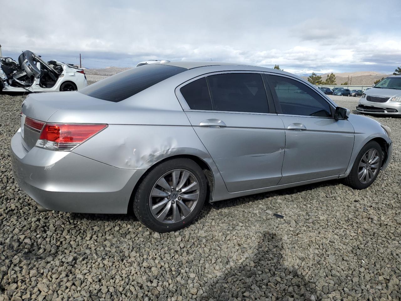 2011 Honda Accord VIN 1HGCP2F81BA131552 Copart auction photo, side / front end damage thumbnail 3