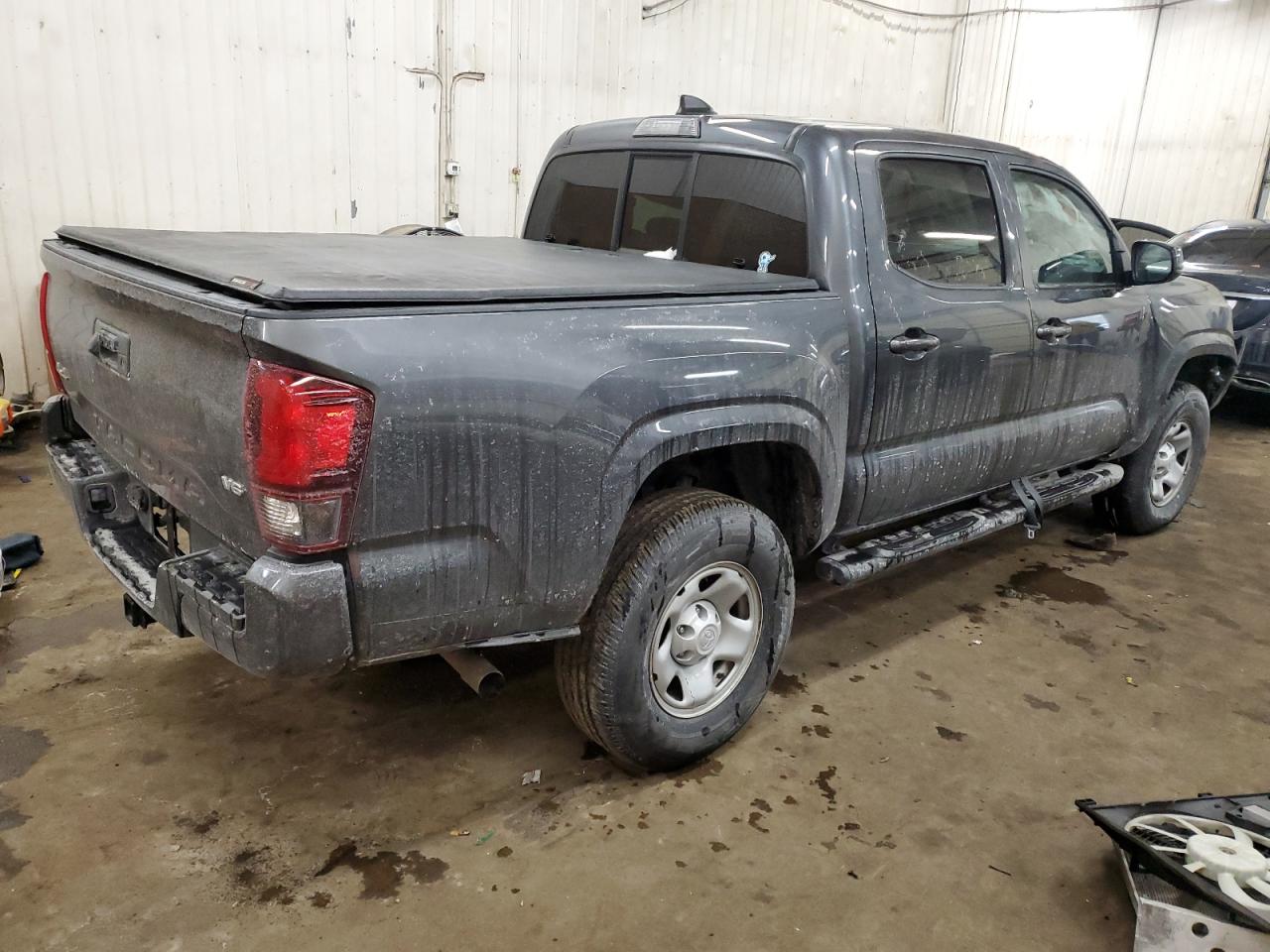 2022 Toyota Tacoma VIN 3TMCZ5AN1NM499521 Copart auction photo, front end damage thumbnail 3