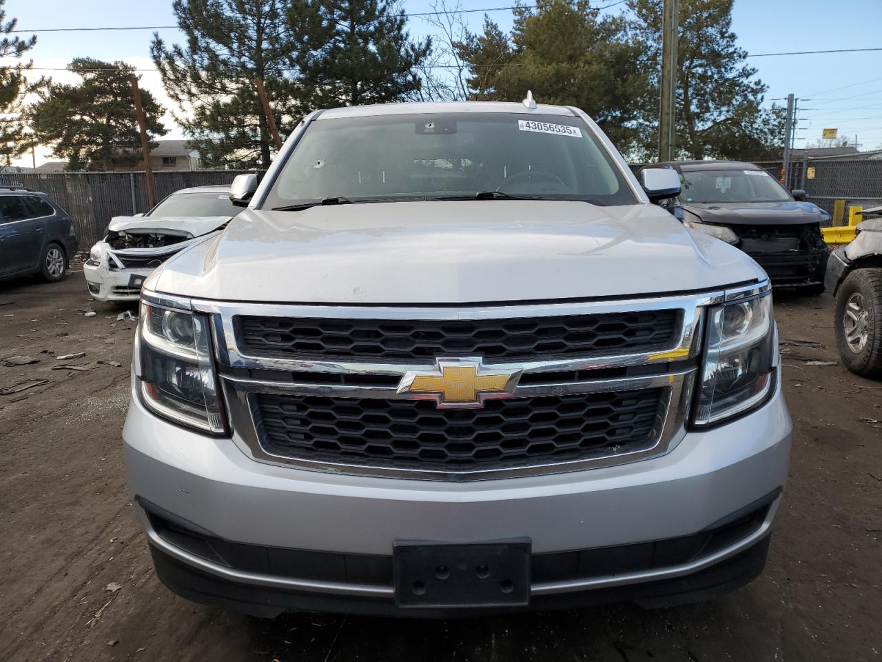 2019 Chevrolet Suburban VIN 1GNSKHKC8KR138089 Copart auction photo, front end damage thumbnail 5