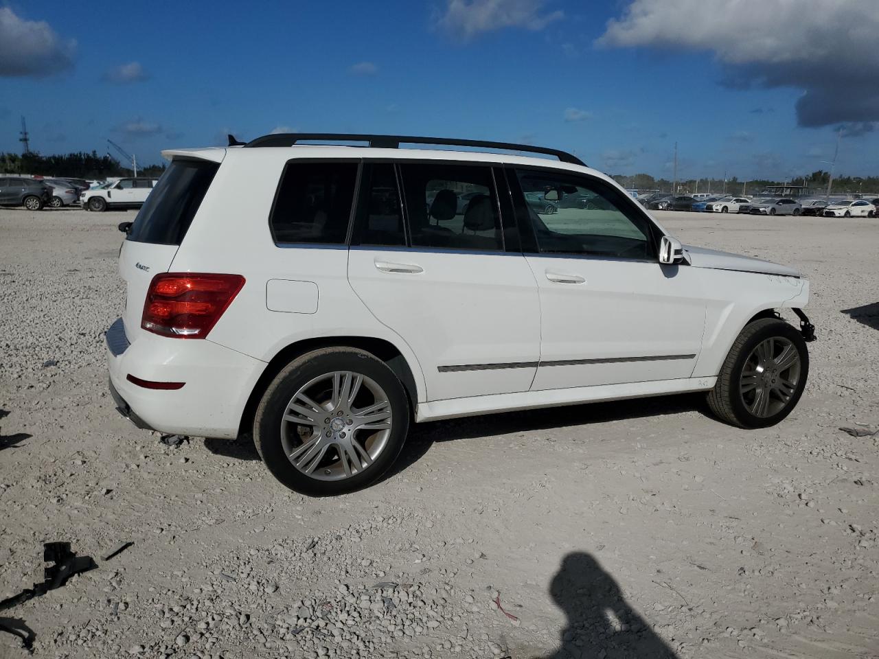 2014 Mercedes-Benz GLK-klasse VIN WDCGG8JBXEG171680 Copart auction photo, front end / minor dent/scratches damage thumbnail 3